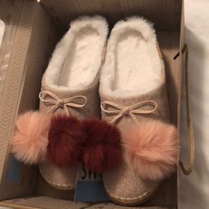 Brand new Toms slippers
